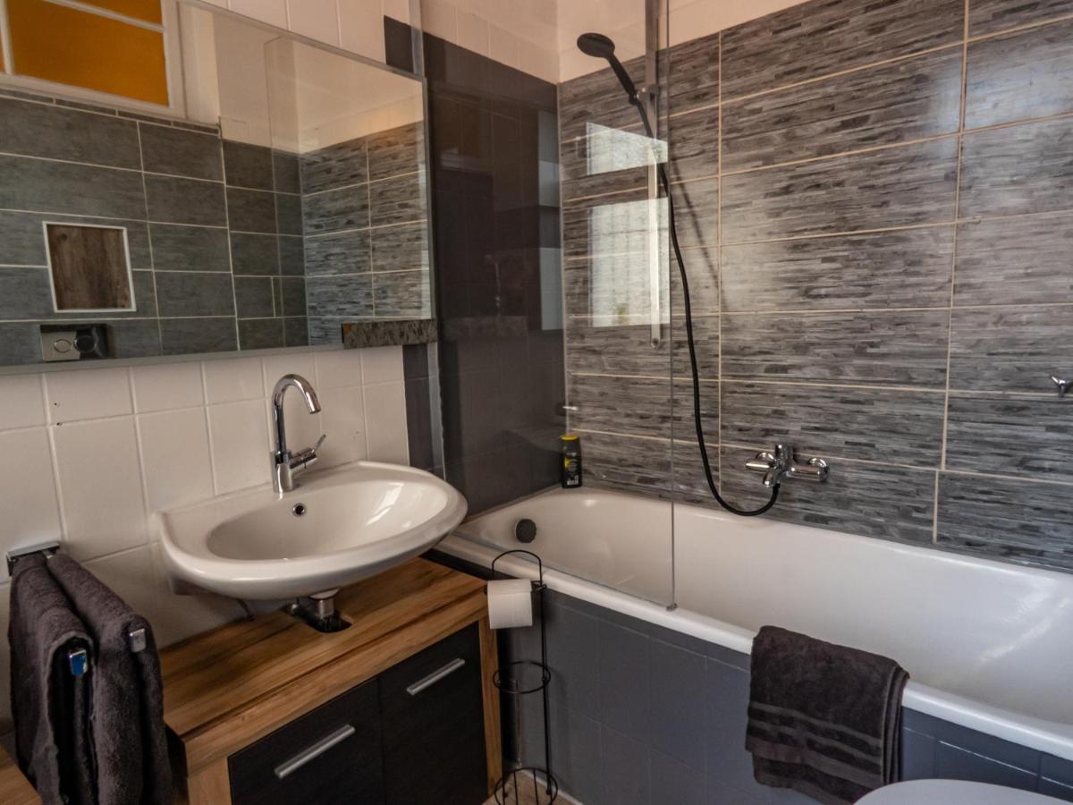 #213 Lux-Room - Zentrum Neuss - Naehe Duesseldorf Messe Mit Netflix & Prime Luaran gambar