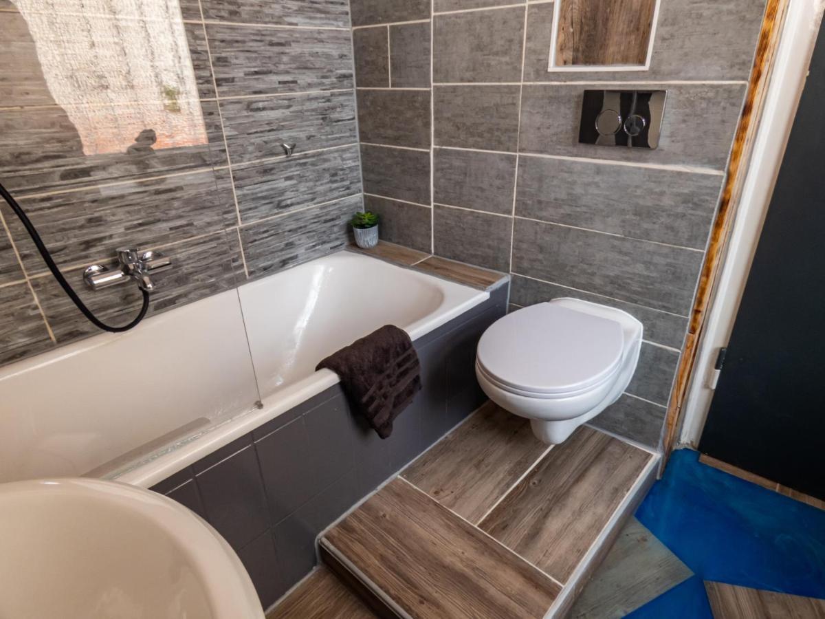 #213 Lux-Room - Zentrum Neuss - Naehe Duesseldorf Messe Mit Netflix & Prime Luaran gambar